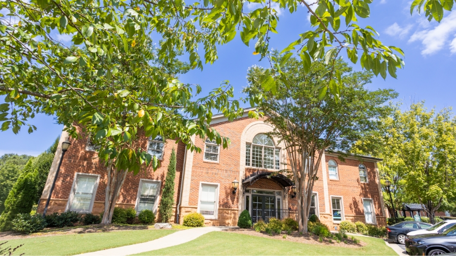 Exterior of Alpharetta Modern Dentistry office